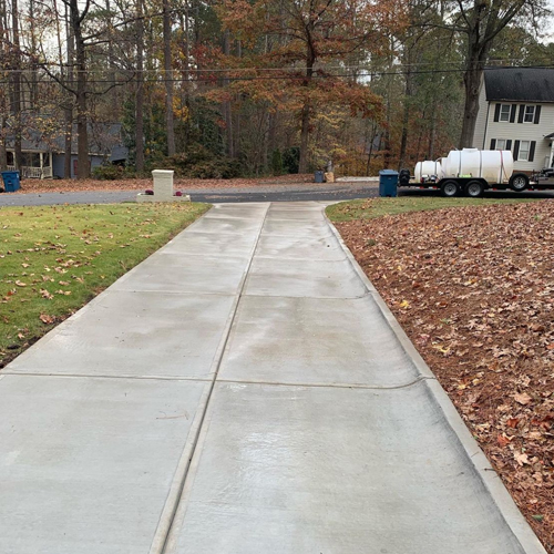 Driveway Cleaning in Alpharetta: 7 Stains That Tell You It’s Time to Call a Pro